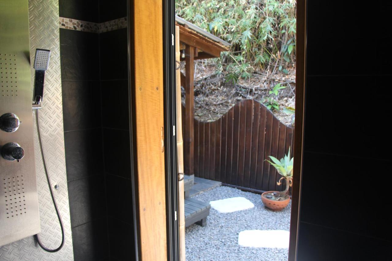 Lodge Le Palissandre à LA LIANE DE JADE 974- jacuzzi privatif - piscine Le Bois de Nefles  Exterior foto
