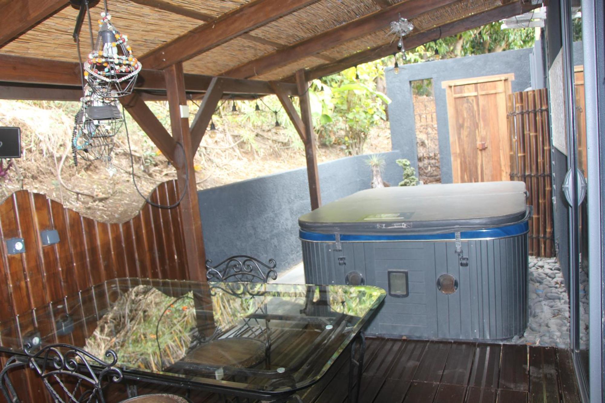 Lodge Le Palissandre à LA LIANE DE JADE 974- jacuzzi privatif - piscine Le Bois de Nefles  Exterior foto