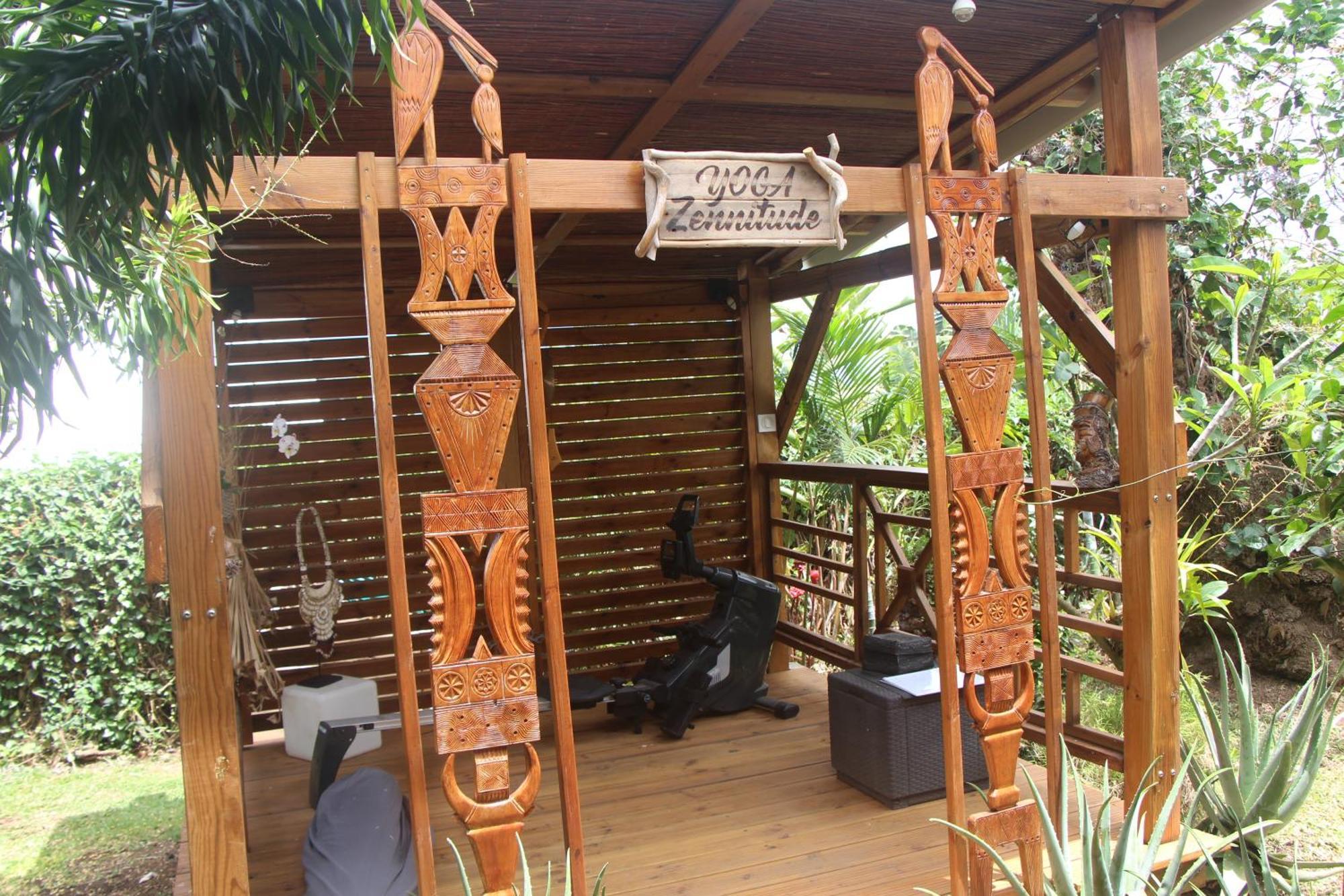 Lodge Le Palissandre à LA LIANE DE JADE 974- jacuzzi privatif - piscine Le Bois de Nefles  Exterior foto